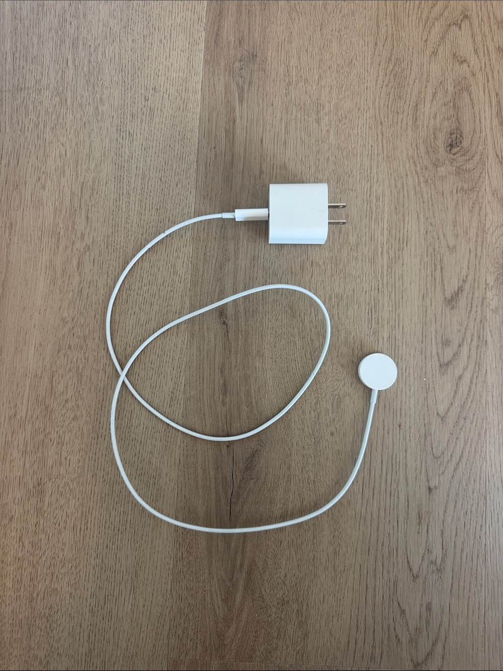 APPLE White Magnetic Watch Charger with USB Power Adapter